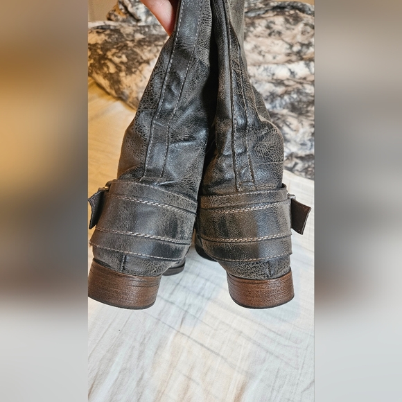 Ladies Curfew Knee-High Boots - Picture 4 of 6